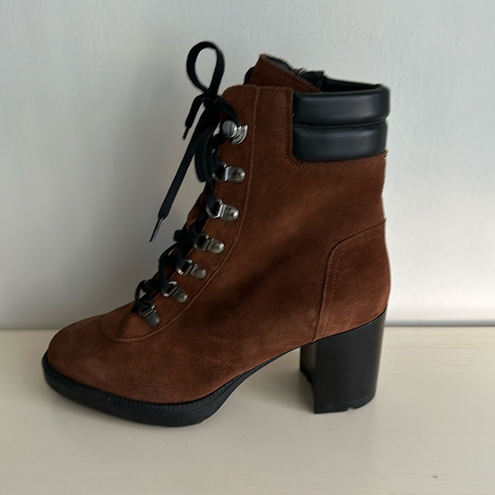 Aquatalia size 9 heeled brown suede boots